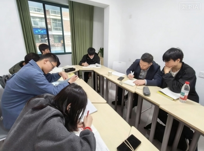 【树立和践行正确政绩观】南昌航空大学数觽工作室入驻"知行一站式"学生社区 打造学业帮扶新阵地