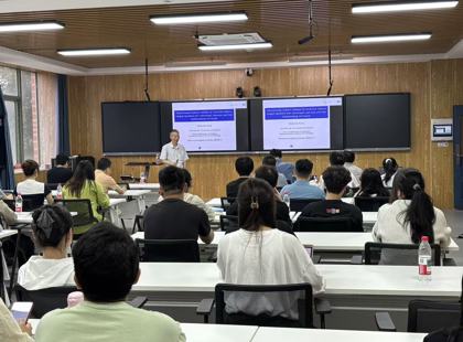 华中科技大学黄乘明教授来校讲学暨第45期“数觽讲坛”