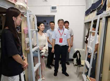 胡永红副校长深入我院宿舍走访慰问2026级新同学